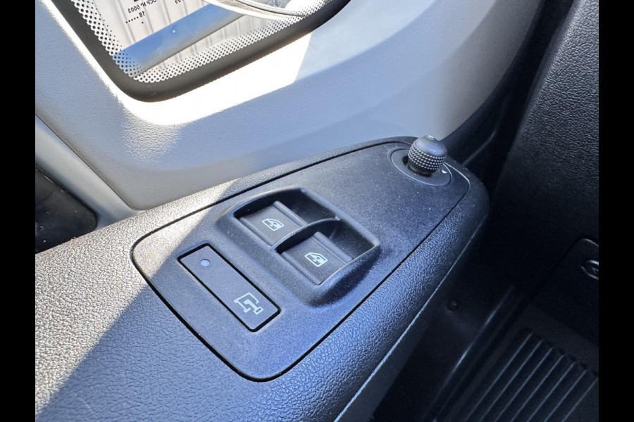 Citroën Jumper 30 2.0 BlueHDi L2H1*AIRCO*CRUISE*HAAK*NAVI*3-PERS* Citroën Jumper 30 2.0 BlueHDi L2H1*AIRCO*CRUISE*HAAK*NAVI*3-PERS*