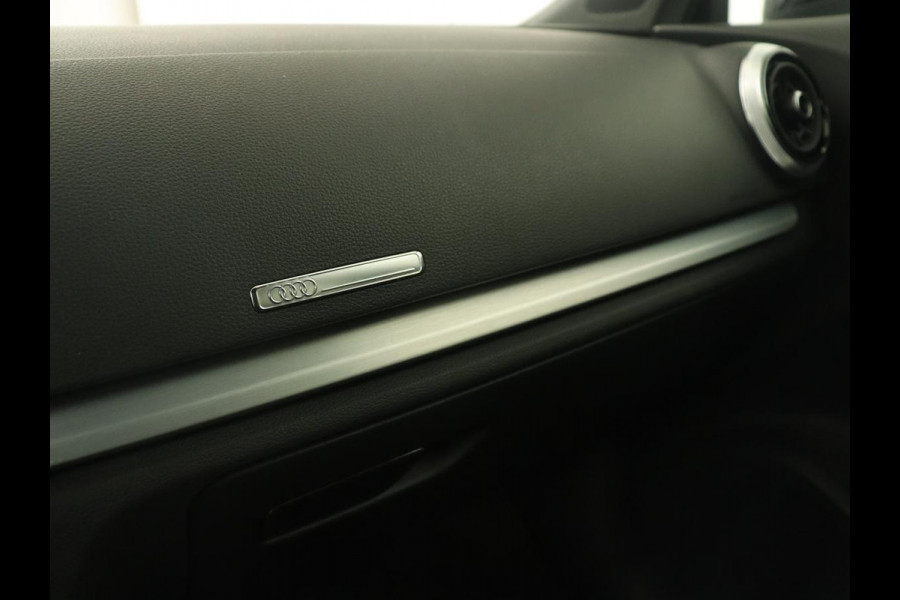 Audi A3 30 TFSI Sport S Line Edition | Sportstoelen | Full LED | Half leder | Navigatie | Climate control | Cruise control | Parkeerhulp