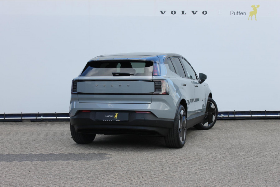 Volvo EX30 Single Motor Extended Range Plus 69 kWh Adaptieve cruise control / Semi elektrisch wegklapbare trekhaak / Extra getinte ramen vanaf de B-stijl / Verwarmbare voorstoelen / Verwarmbaar stuurwiel