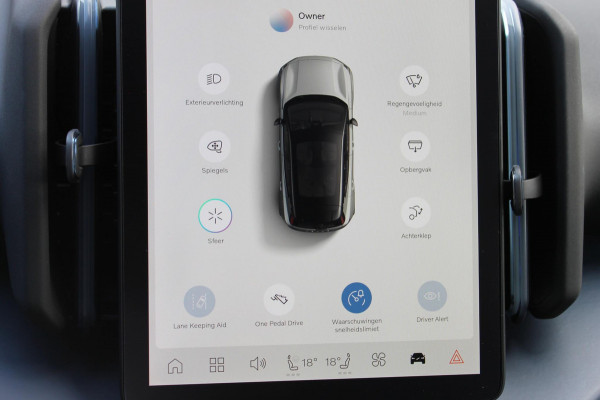 Volvo EX30 Single Motor Extended Range Plus 69 kWh Adaptieve cruise control / Semi elektrisch wegklapbare trekhaak / Extra getinte ramen vanaf de B-stijl / Verwarmbare voorstoelen / Verwarmbaar stuurwiel