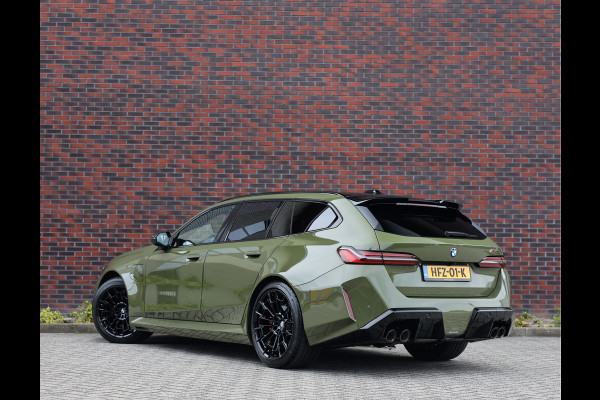 BMW M5 Touring | Direct leverbaar - Urban Green - Drivers Pack