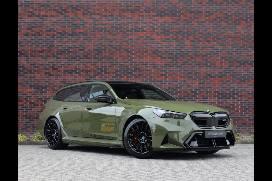 BMW M5 Touring | Direct leverbaar - Urban Green - Drivers Pack
