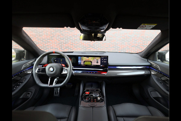 BMW M5 Touring | Direct leverbaar - Urban Green - Drivers Pack