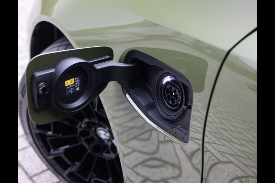 BMW M5 Touring | Direct leverbaar - Urban Green - Drivers Pack