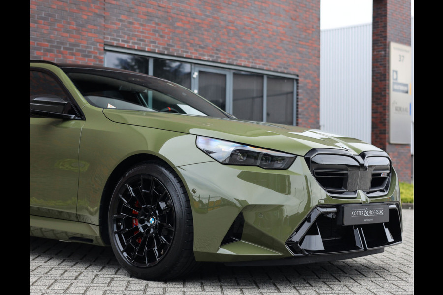 BMW M5 Touring | Direct leverbaar - Urban Green - Drivers Pack