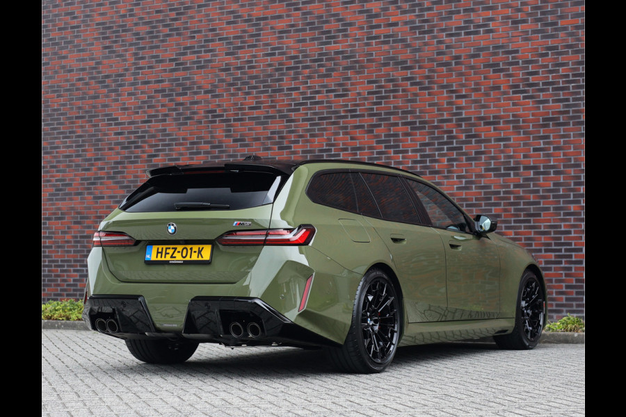 BMW M5 Touring | Direct leverbaar - Urban Green - Drivers Pack