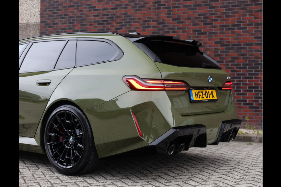 BMW M5 Touring | Direct leverbaar - Urban Green - Drivers Pack