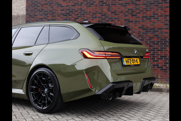 BMW M5 Touring | Direct leverbaar - Urban Green - Drivers Pack