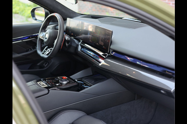 BMW M5 Touring | Direct leverbaar - Urban Green - Drivers Pack
