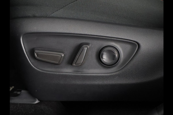 Toyota RAV4 2.5 Plug-in Hybrid AWD Dynamic | 1500KG trekgewicht | Afneembare Trekhaak| Stuur- & Stoelverwarming | Apple Carplay & AndroidAUTO | Toyota RAV4 2.5 Plug-in Hybrid AWD Dynamic | 1500KG trekgewicht | Afneembare Trekhaak| Stuur- & Stoelverwarming | Apple Carplay & AndroidAUTO |