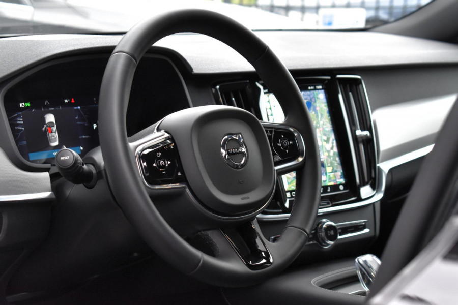 Volvo S90 2.0 B4 197PK Aut. Plus Dark | BLiS | Navi | Camera | Leder | Incl. garantie
