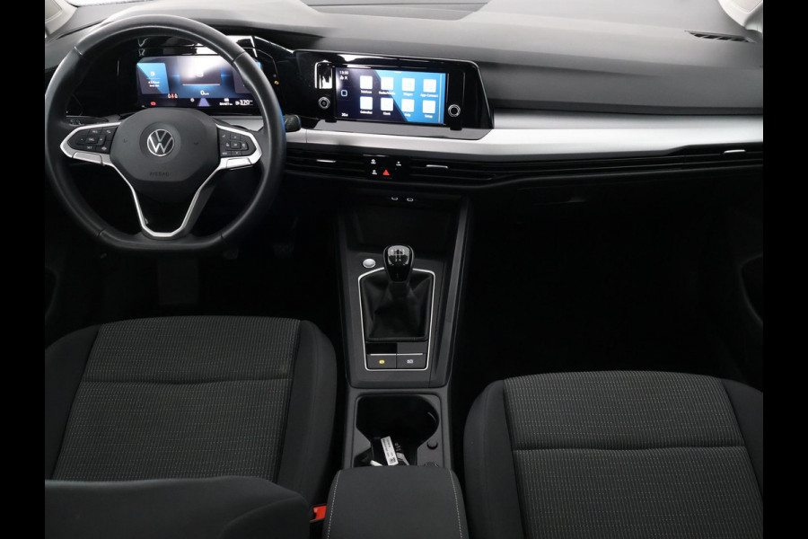 Volkswagen Golf 1.0 TSI Golf | Apple Carplay/Android Auto | Parkeersensoren Voor & Achter | Volkswagen Golf 1.0 TSI Golf | Apple Carplay/Android Auto | Parkeersensoren Voor & Achter |