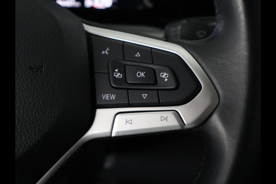 Volkswagen Golf 1.0 TSI Golf | Apple Carplay/Android Auto | Parkeersensoren Voor & Achter | Volkswagen Golf 1.0 TSI Golf | Apple Carplay/Android Auto | Parkeersensoren Voor & Achter |