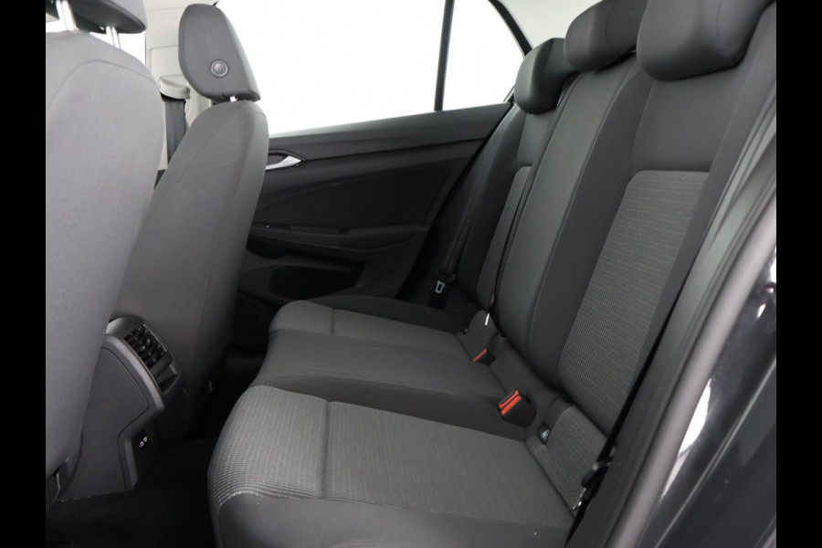 Volkswagen Golf 1.0 TSI Golf | Apple Carplay/Android Auto | Parkeersensoren Voor & Achter | Volkswagen Golf 1.0 TSI Golf | Apple Carplay/Android Auto | Parkeersensoren Voor & Achter |