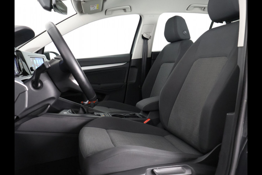 Volkswagen Golf 1.0 TSI Golf | Apple Carplay/Android Auto | Parkeersensoren Voor & Achter | Volkswagen Golf 1.0 TSI Golf | Apple Carplay/Android Auto | Parkeersensoren Voor & Achter |