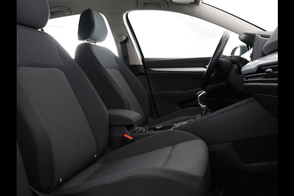 Volkswagen Golf 1.0 TSI Golf | Apple Carplay/Android Auto | Parkeersensoren Voor & Achter | Volkswagen Golf 1.0 TSI Golf | Apple Carplay/Android Auto | Parkeersensoren Voor & Achter |