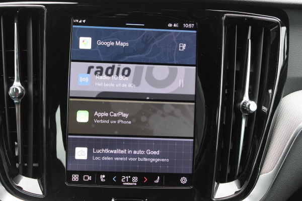 Volvo V60 T6 350PK Autm. Plug-in hybrid AWD Plus Dark Long Range / Google infotainment / Semi elekrisch wegklapbare trekhaak / Verwarmbare voorruit / Elektrisch bedienbare voorstoelen met geheugen / Verwarmbare voorstoelen