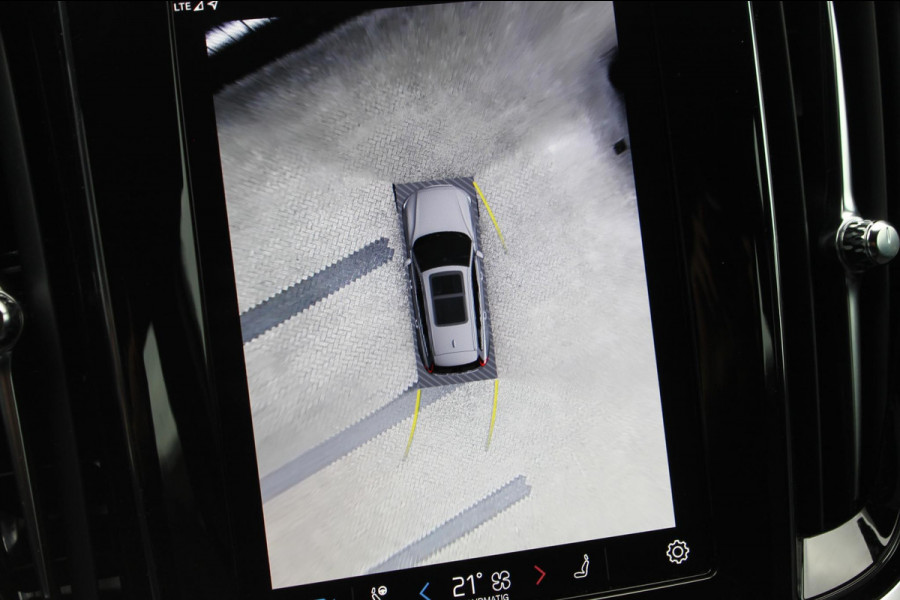 Volvo V60 T6 350PK Autm. Plug-in hybrid AWD Plus Dark Long Range / Google infotainment / Semi elekrisch wegklapbare trekhaak / Verwarmbare voorruit / Elektrisch bedienbare voorstoelen met geheugen / Verwarmbare voorstoelen