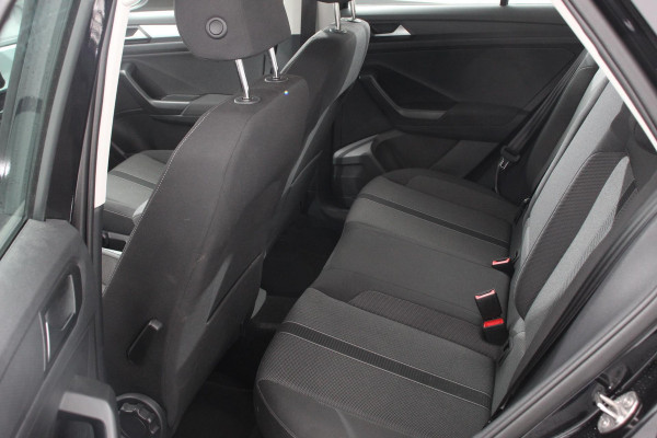 Volkswagen T-Roc 1.5 TSI 150pk DSG Life | Navigatie | Apple Carplay/Android Auto | Parkeersensoren | Camera | Adaptive Cruise Control | Park Assist | Stoelverwarming | Ledverlichting voor | Virtual Cockpit | Climate Control