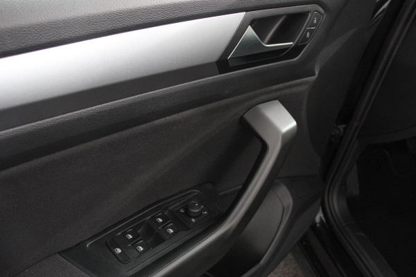 Volkswagen T-Roc 1.5 TSI 150pk DSG Life | Navigatie | Apple Carplay/Android Auto | Parkeersensoren | Camera | Adaptive Cruise Control | Park Assist | Stoelverwarming | Ledverlichting voor | Virtual Cockpit | Climate Control