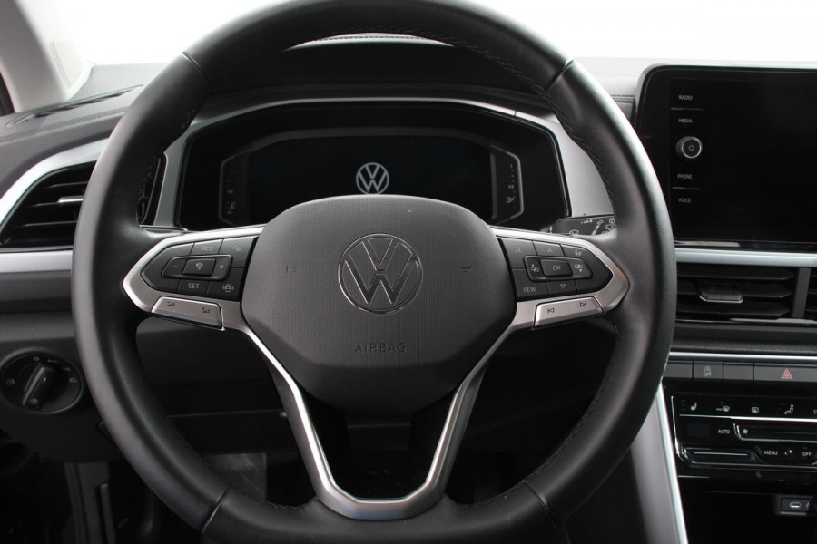 Volkswagen T-Roc 1.5 TSI 150pk DSG Life | Navigatie | Apple Carplay/Android Auto | Parkeersensoren | Camera | Adaptive Cruise Control | Park Assist | Stoelverwarming | Ledverlichting voor | Virtual Cockpit | Climate Control