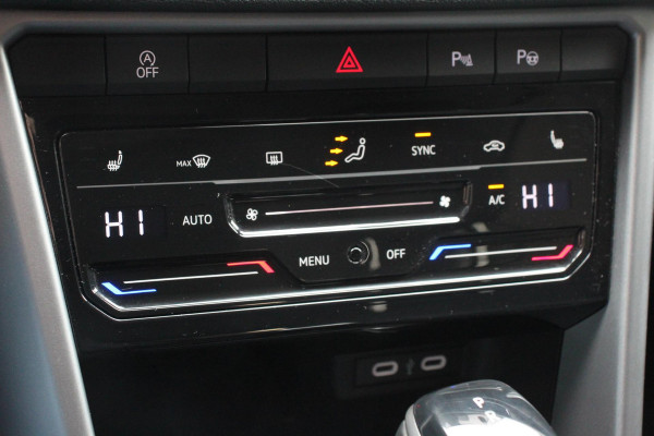 Volkswagen T-Roc 1.5 TSI 150pk DSG Life | Navigatie | Apple Carplay/Android Auto | Parkeersensoren | Camera | Adaptive Cruise Control | Park Assist | Stoelverwarming | Ledverlichting voor | Virtual Cockpit | Climate Control