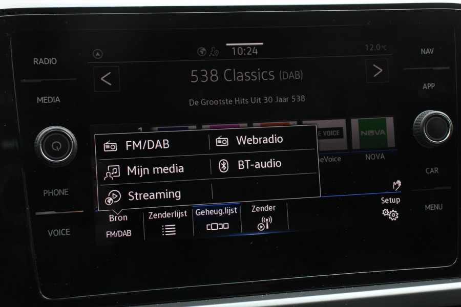 Volkswagen T-Roc 1.5 TSI 150pk DSG Life | Navigatie | Apple Carplay/Android Auto | Parkeersensoren | Camera | Adaptive Cruise Control | Park Assist | Stoelverwarming | Ledverlichting voor | Virtual Cockpit | Climate Control