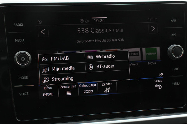 Volkswagen T-Roc 1.5 TSI 150pk DSG Life | Navigatie | Apple Carplay/Android Auto | Parkeersensoren | Camera | Adaptive Cruise Control | Park Assist | Stoelverwarming | Ledverlichting voor | Virtual Cockpit | Climate Control