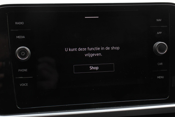 Volkswagen T-Roc 1.5 TSI 150pk DSG Life | Navigatie | Apple Carplay/Android Auto | Parkeersensoren | Camera | Adaptive Cruise Control | Park Assist | Stoelverwarming | Ledverlichting voor | Virtual Cockpit | Climate Control