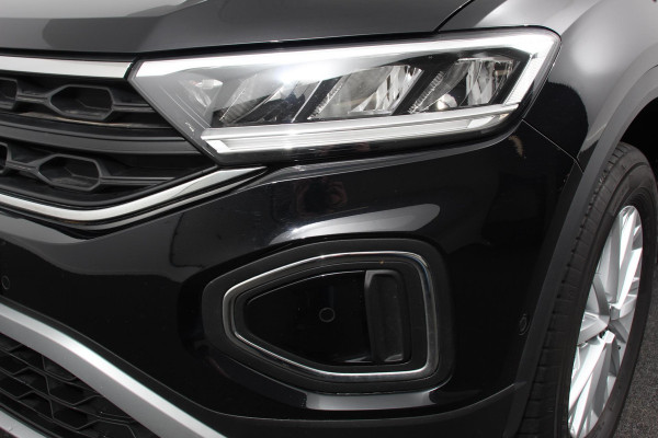 Volkswagen T-Roc 1.5 TSI 150pk DSG Life | Navigatie | Apple Carplay/Android Auto | Parkeersensoren | Camera | Adaptive Cruise Control | Park Assist | Stoelverwarming | Ledverlichting voor | Virtual Cockpit | Climate Control