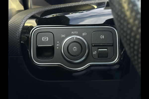Mercedes-Benz A-Klasse 180 Aut. Sol. AMG Sport Ed. | Panorama | Burmester | Memory | Multi Beam |