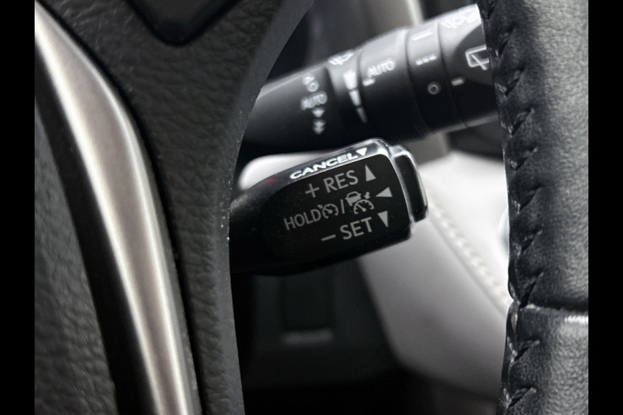 Toyota RAV4 2.5 Hybrid Style(Zeer Goed OnderH, Navi, Stoel/stuur Verwarming, Camera, Parkeersensoren, Etc)