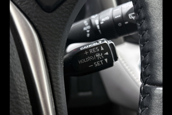 Toyota RAV4 2.5 Hybrid Style(Zeer Goed OnderH, Navi, Stoel/stuur Verwarming, Camera, Parkeersensoren, Etc)