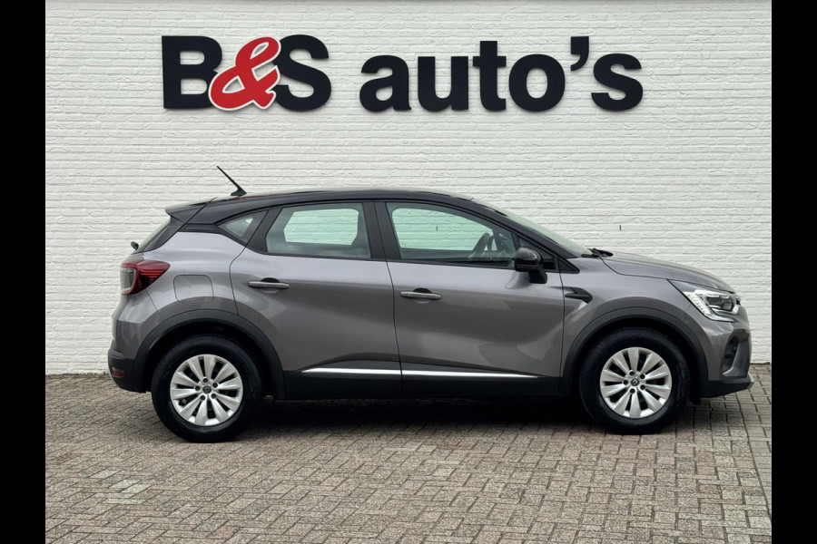 Renault Captur 1.0 TCe 100 Zen Cruise control Climate control navigatie Achteruitrijcamera plus sensoren Apple / Android