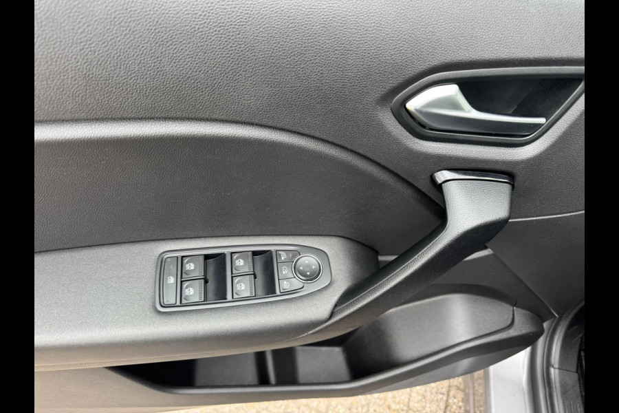 Renault Captur 1.0 TCe 100 Zen Cruise control Climate control navigatie Achteruitrijcamera plus sensoren Apple / Android