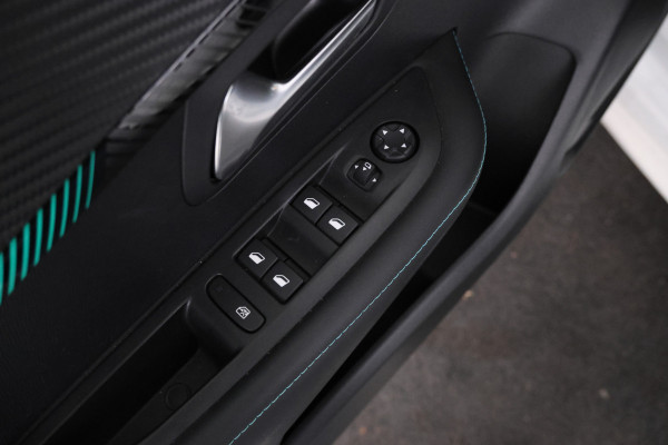 Peugeot 208 1.2 PureTech Allure Pack Automaat, apple carplay, climate