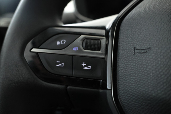 Peugeot 208 1.2 PureTech Allure Pack Automaat, apple carplay, climate
