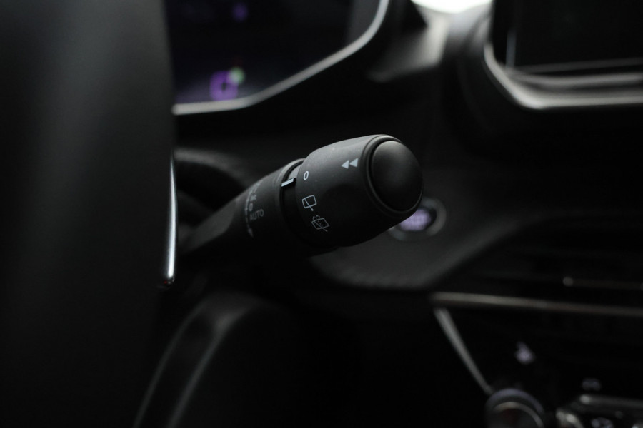 Peugeot 208 1.2 PureTech Allure Pack Automaat, apple carplay, climate