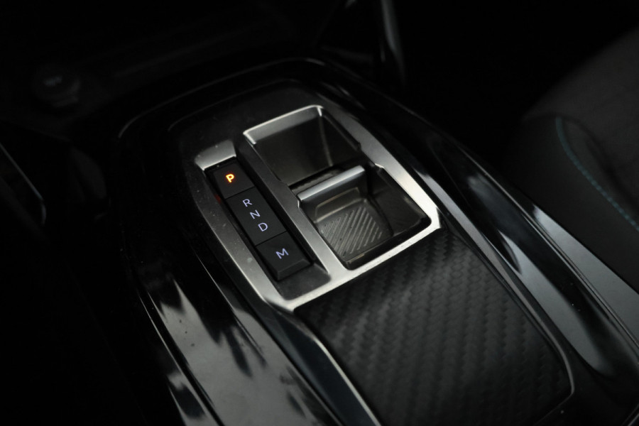 Peugeot 208 1.2 PureTech Allure Pack Automaat, apple carplay, climate