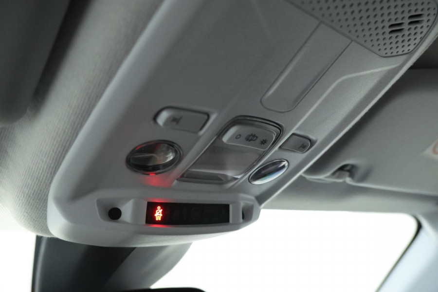 Peugeot 208 1.2 PureTech Allure Pack Automaat, apple carplay, climate