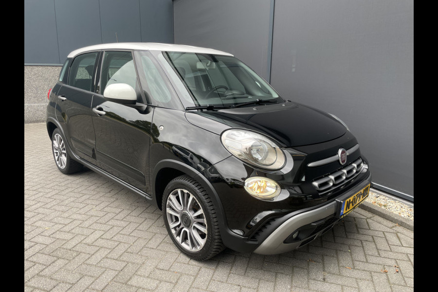 Fiat 500L 1.4 CROSS 4cil. Cruise control - Airco - Navigatie - Trekhaak - Parkeersensoren voor en achter - Stoelverwarming - Bluetooth - Mistlampen voor - Multifunctioneel stuurwiel - Licht metalen 17 inch - U-connect