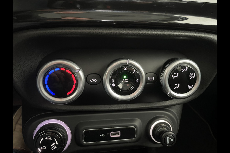 Fiat 500L 1.4 CROSS 4cil. Cruise control - Airco - Navigatie - Trekhaak - Parkeersensoren voor en achter - Stoelverwarming - Bluetooth - Mistlampen voor - Multifunctioneel stuurwiel - Licht metalen 17 inch - U-connect