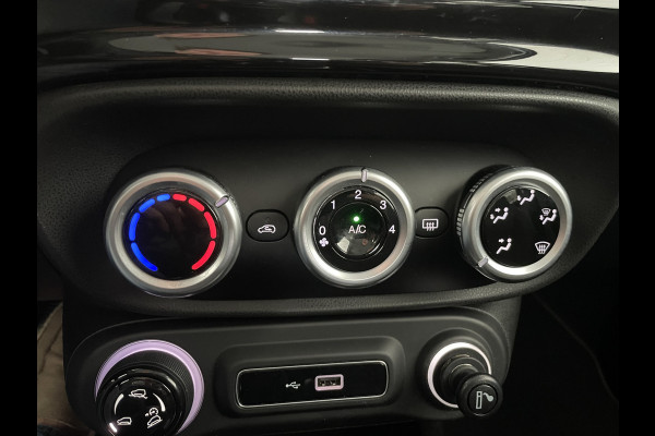 Fiat 500L 1.4 CROSS 4cil. Cruise control - Airco - Navigatie - Trekhaak - Parkeersensoren voor en achter - Stoelverwarming - Bluetooth - Mistlampen voor - Multifunctioneel stuurwiel - Licht metalen 17 inch - U-connect