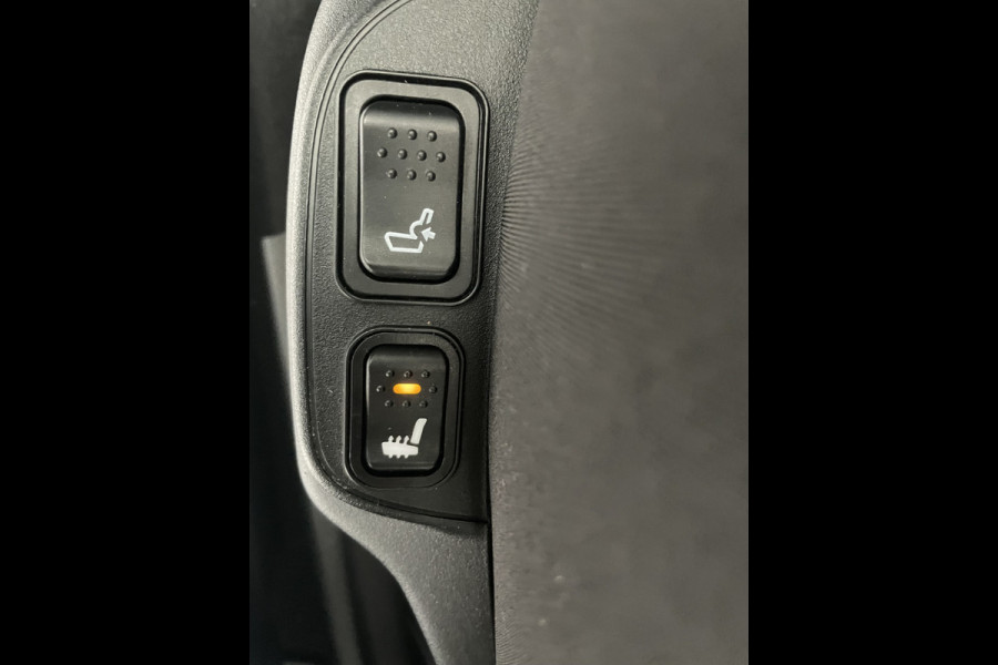 Fiat 500L 1.4 CROSS 4cil. Cruise control - Airco - Navigatie - Trekhaak - Parkeersensoren voor en achter - Stoelverwarming - Bluetooth - Mistlampen voor - Multifunctioneel stuurwiel - Licht metalen 17 inch - U-connect