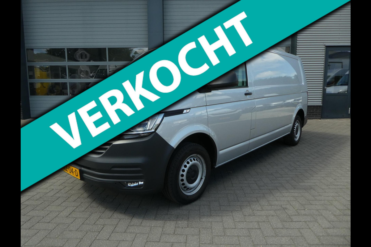 Volkswagen Transporter 2.0 TDI L2H1 airco . pdc. trekhaak. 3 zits Volkswagen Transporter 2.0 TDI L2H1 airco . pdc. trekhaak. 3 zits