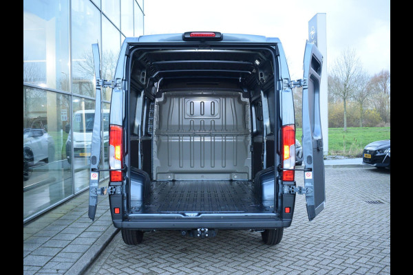 Peugeot Boxer L2H2 3.5t 2.2 140PK Automaat | CAMERA | CRUISE CONTROL | E.C.C. | NAVIGATIE | TREKHAAK