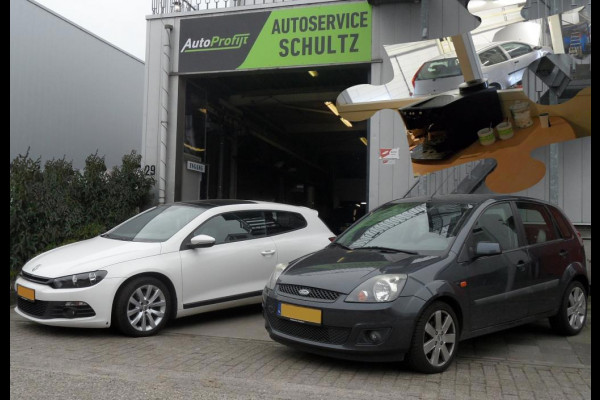 Toyota Corolla Touring Sports 1.8 Hybrid Dynamic dealer onderhouden