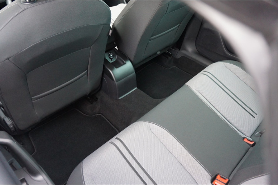 Seat Leon 130PK Style ADAPTIVE | TREKHAAK | WINTERPACK | CAMERA | KEYLESS! Seat Leon 130PK Style ADAPTIVE | TREKHAAK | WINTERPACK | CAMERA | KEYLESS!