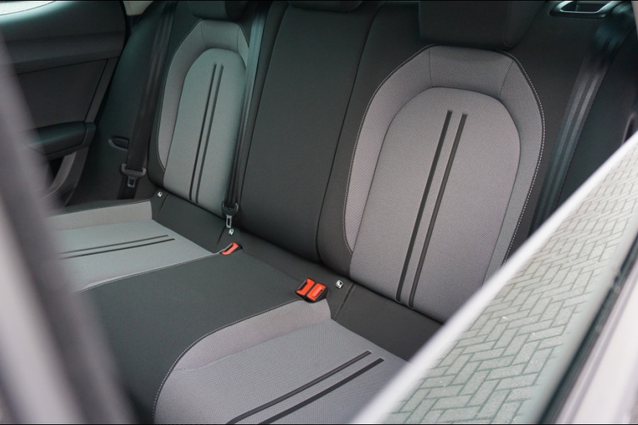 Seat Leon 130PK Style ADAPTIVE | TREKHAAK | WINTERPACK | CAMERA | KEYLESS! Seat Leon 130PK Style ADAPTIVE | TREKHAAK | WINTERPACK | CAMERA | KEYLESS!