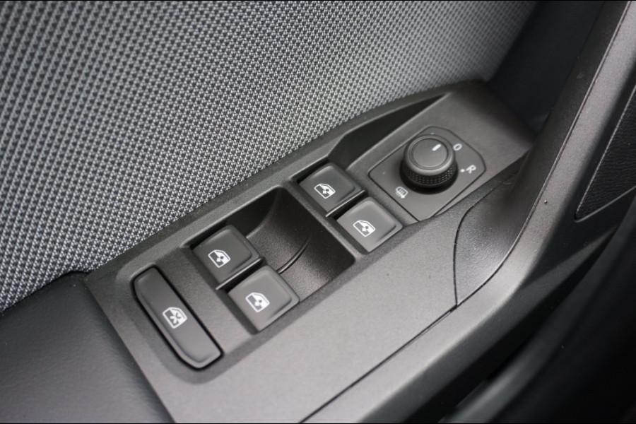 Seat Leon 130PK Style ADAPTIVE | TREKHAAK | WINTERPACK | CAMERA | KEYLESS! Seat Leon 130PK Style ADAPTIVE | TREKHAAK | WINTERPACK | CAMERA | KEYLESS!